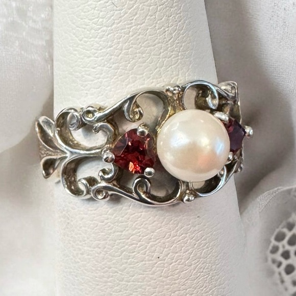 Vintage Pearl & Garnet Sterling Silver Ring - Picture 1 of 9